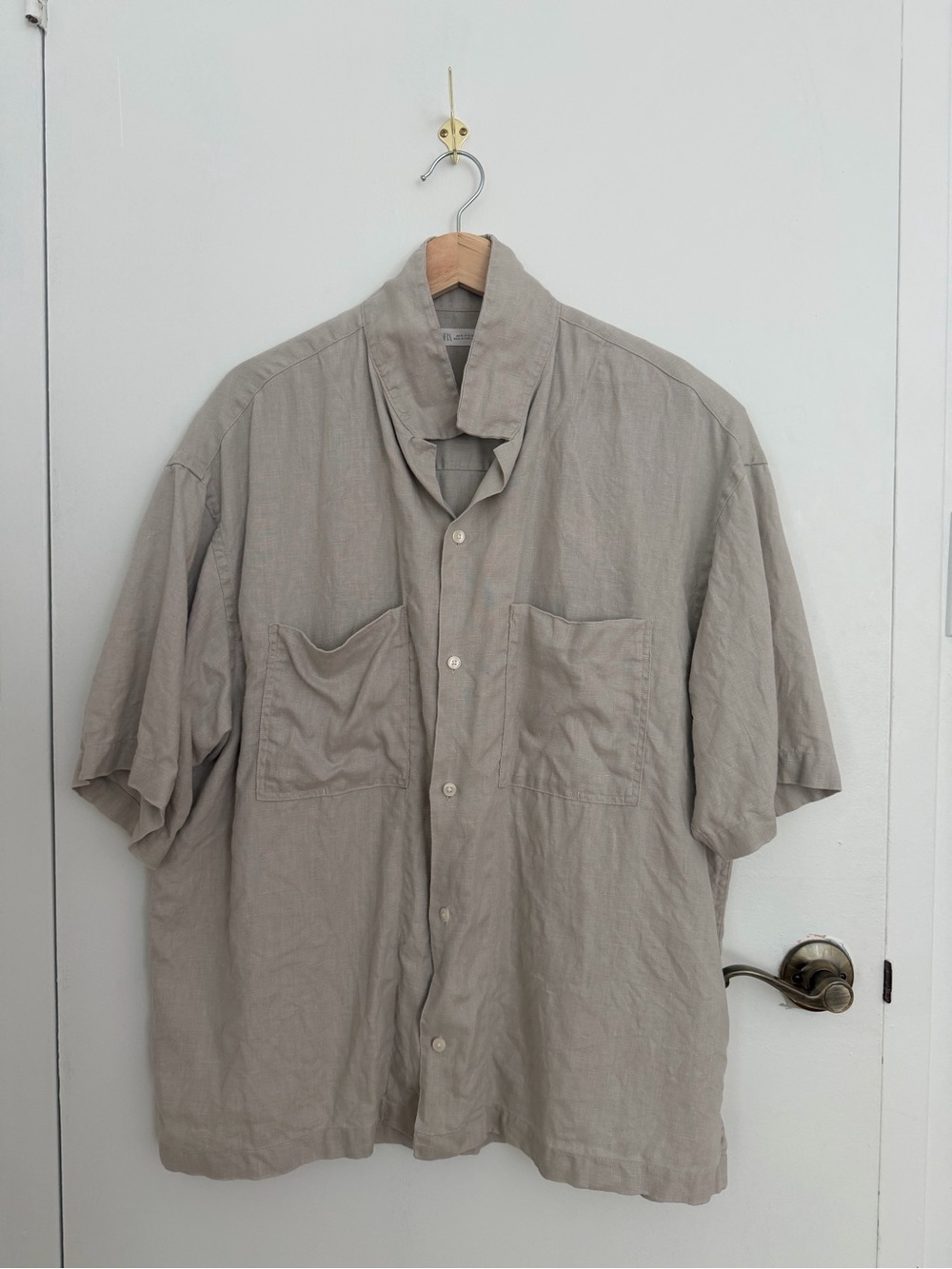 Zara Men's Short-Sleeve Button-Down Shirt in Light Beige